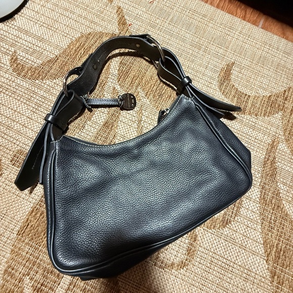 Dooney and Burke bucket shoulder bag! Exc condition!! Black color, med sz purse - Picture 7 of 15